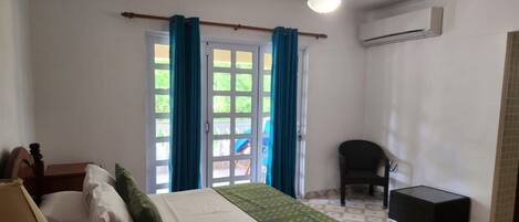 Apartment, 2 Schlafzimmer | 1 Schlafzimmer, Minibar, Zimmersafe, Schreibtisch