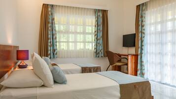 1 bedroom, minibar, in-room safe, desk