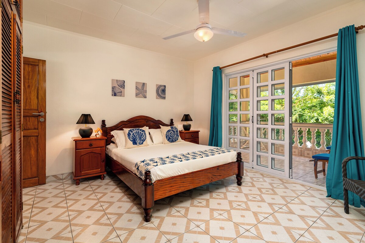 Apartment, 2 Bedrooms | 1 bedroom, minibar, in-room safe, desk