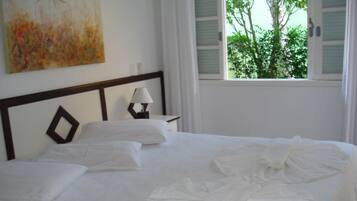 Minibar, escritorio, wifi gratis y ropa de cama