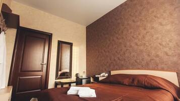 Desk, iron/ironing board, free WiFi