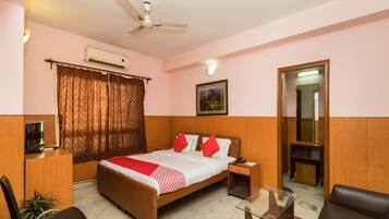 Desk, free WiFi, bed sheets