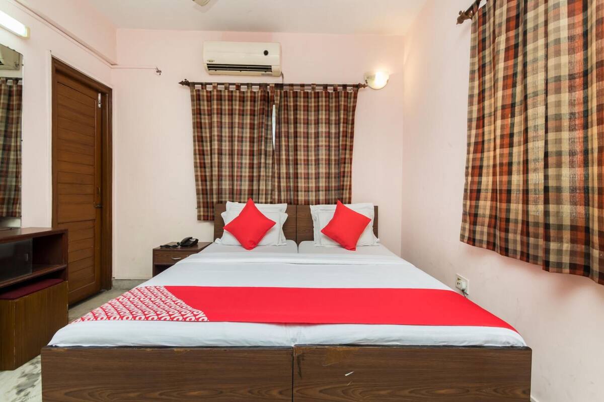 Kamar Twin Basic, 2 Tempat Tidur Twin, akses difabel | Meja kerja, Wi-Fi gratis, dan seprai linen