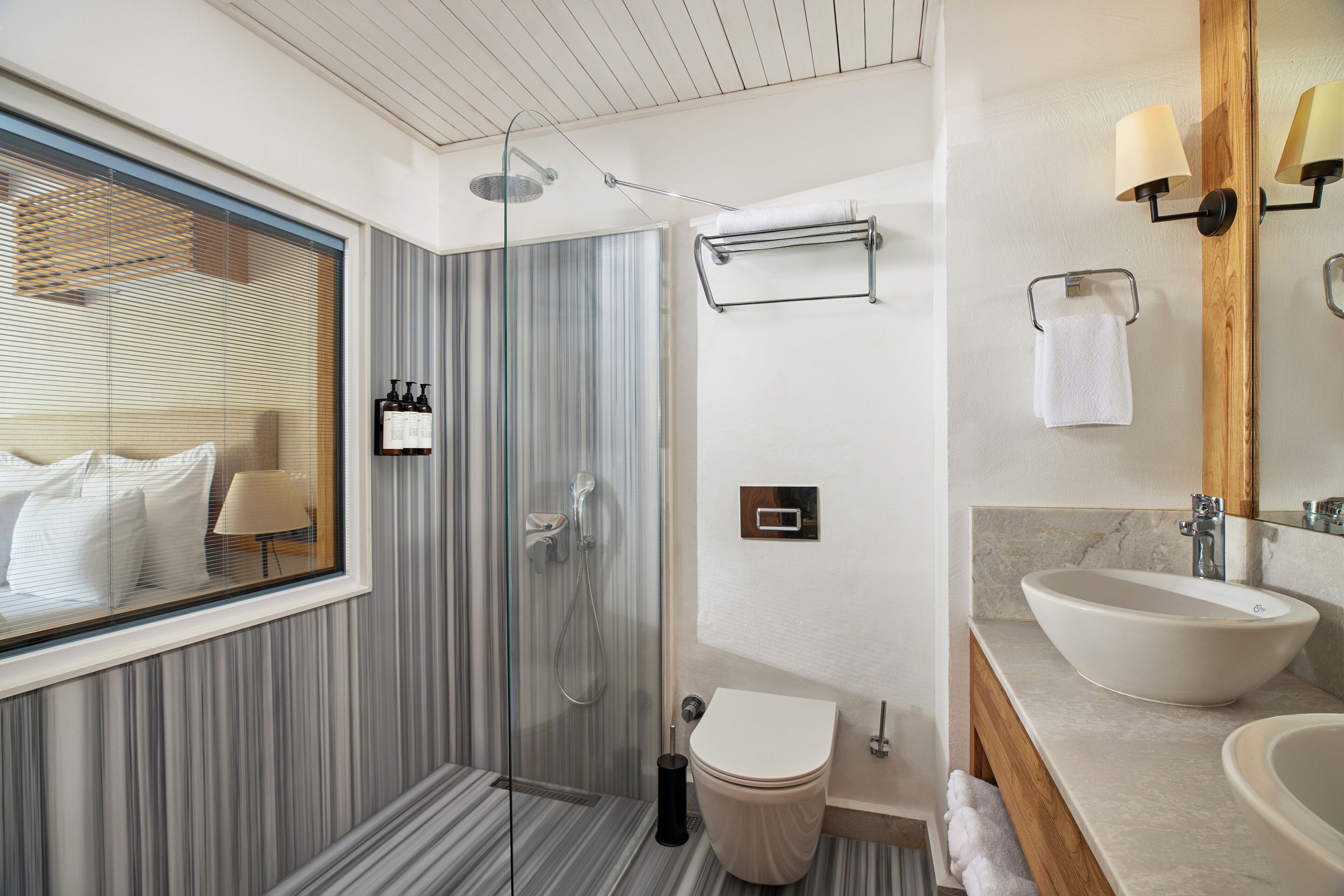 double room, pool access | bathroom | free toiletries, hair dryer, slippers, towels