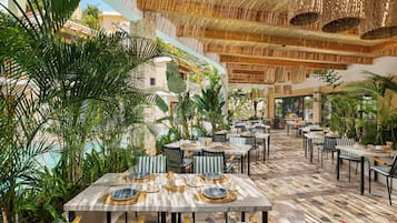 Breakfast, lunch, dinner served; Mediterranean cuisine