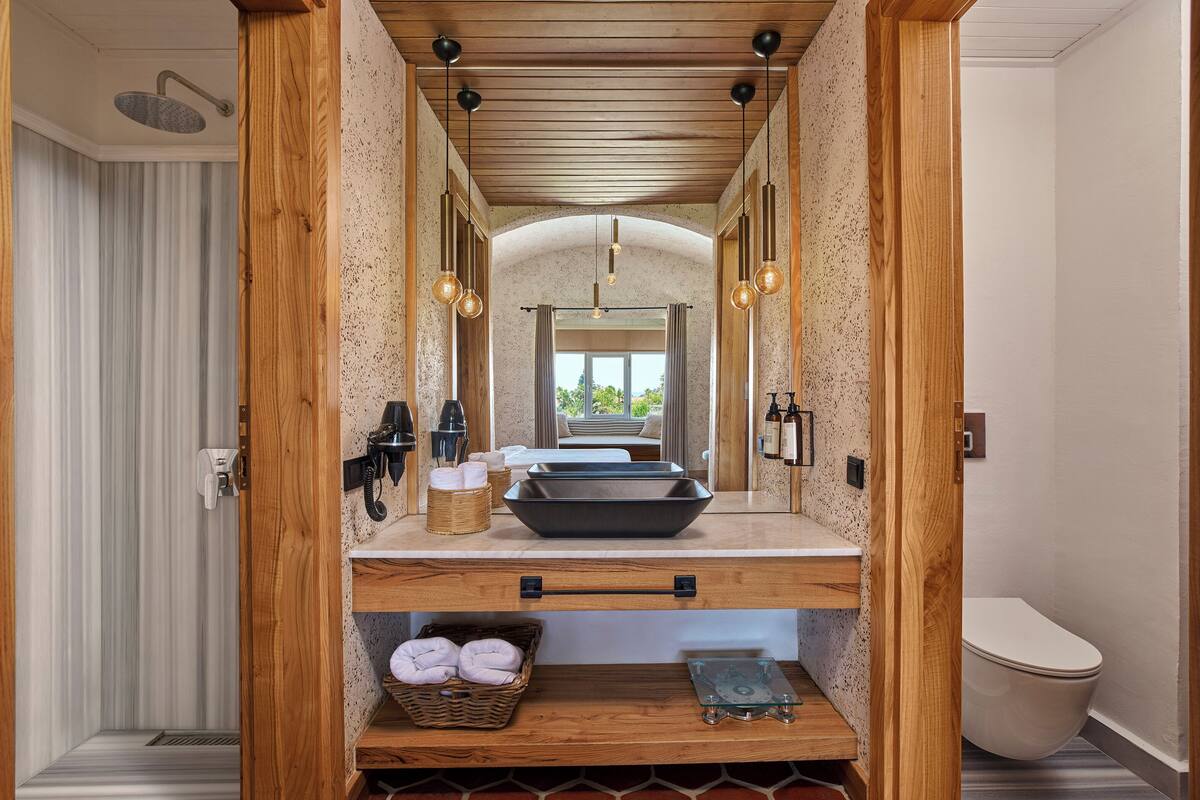 double room, terrace | bathroom | free toiletries, hair dryer, slippers, towels