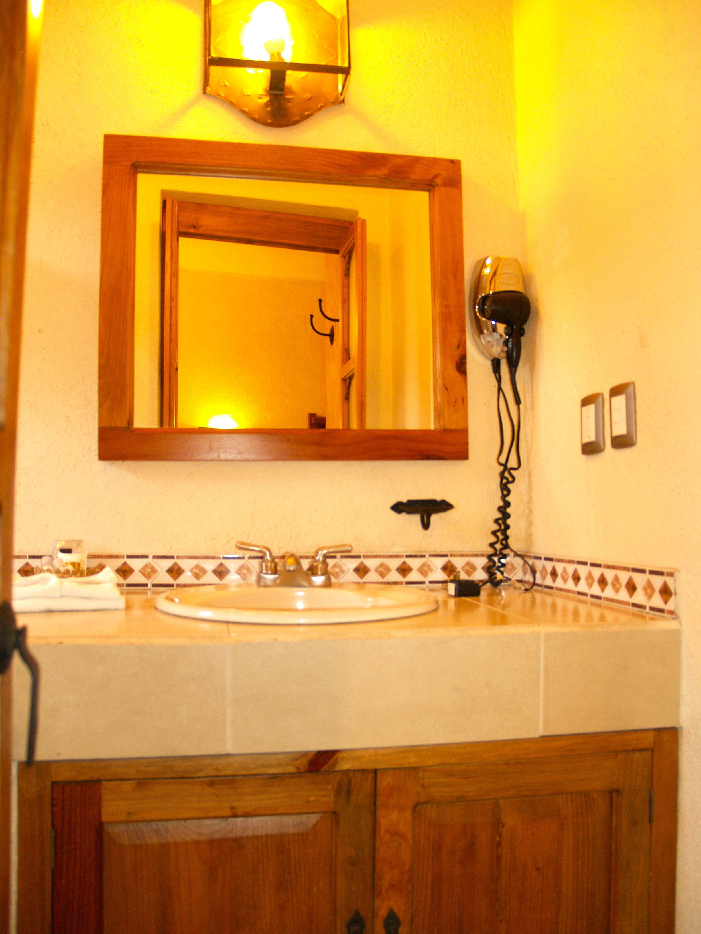 standard single room | bathroom | shower, free toiletries, hair dryer, towels