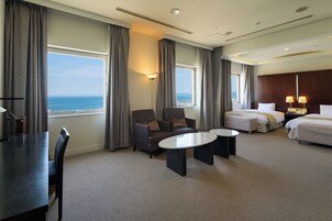 Junior Suite, Non Smoking | Desk, laptop workspace, blackout drapes, free WiFi