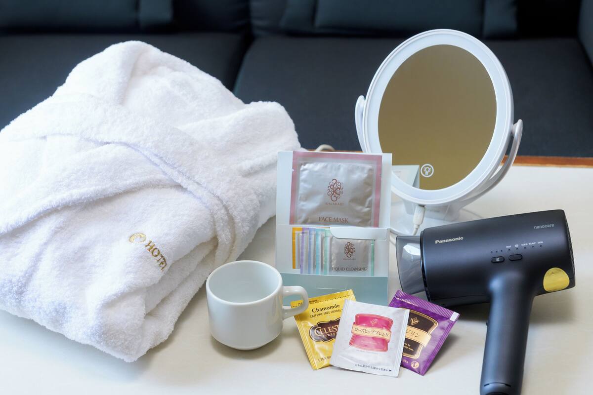 1 bedroom, desk, laptop workspace, blackout curtains