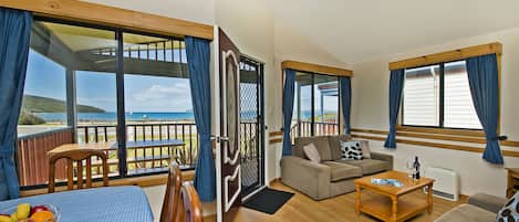 Villa Confort, 2 chambres, vue océan, en front de mer | Salle de séjour