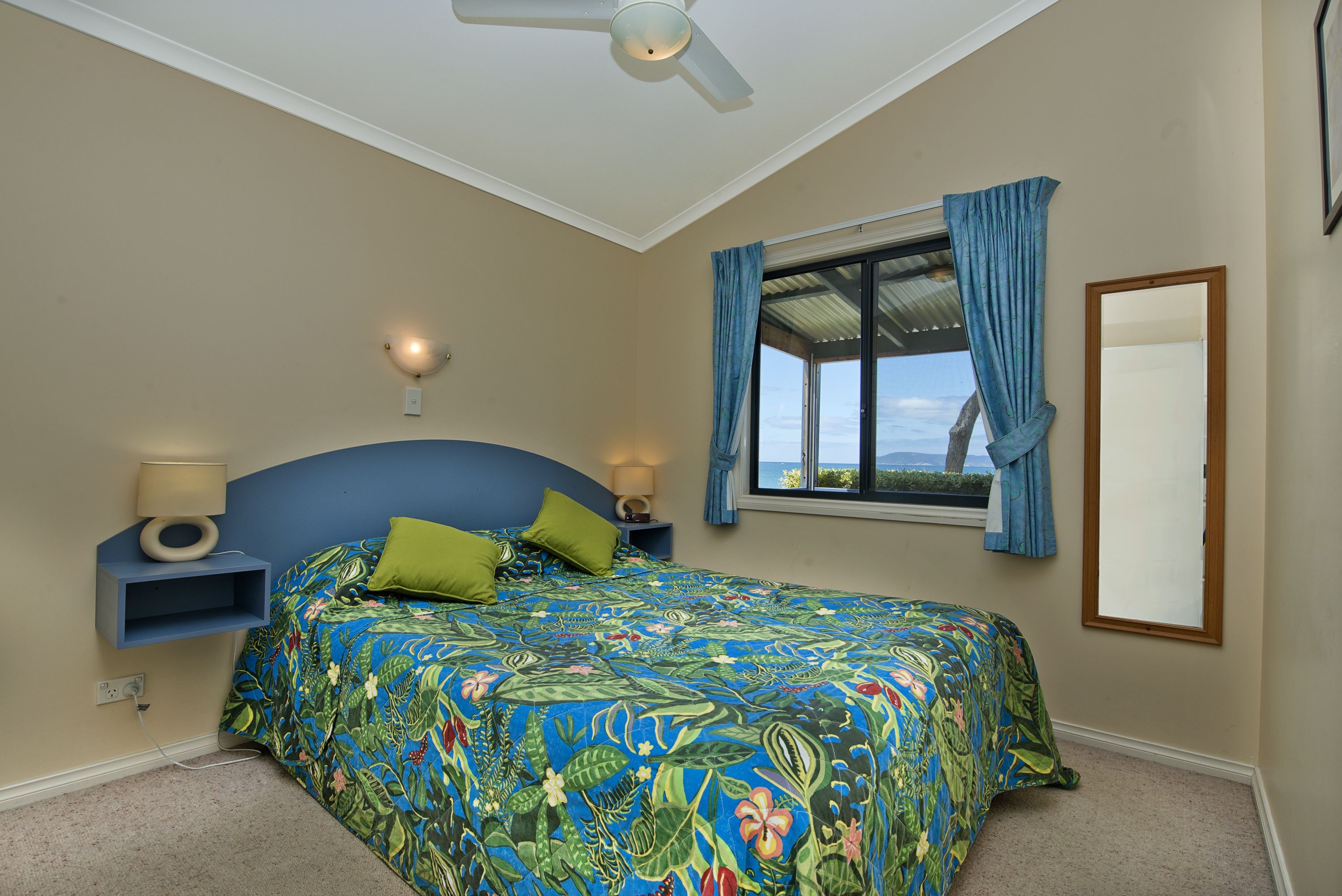 Comfort Villa, 2 Bedrooms, Beach View, Beachfront | Bed sheets