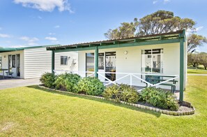 Comfort Chalet, 2 Bedrooms, Kitchen | Exterior - Acclaim Rose Gardens Beachside Holiday Park (Emu Point)