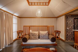 1 bedroom, premium bedding, free minibar items, individually furnished