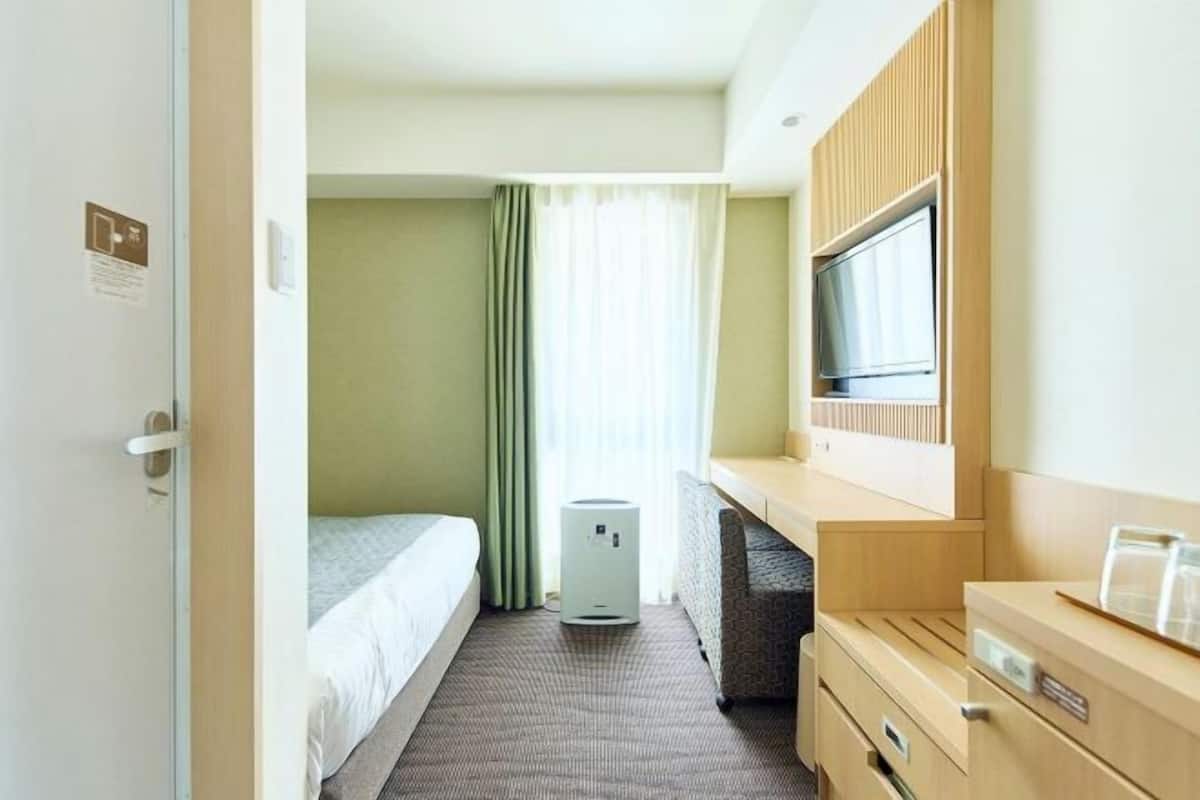 Hochwertige Bettwaren, Daunenbettdecken, Schreibtisch