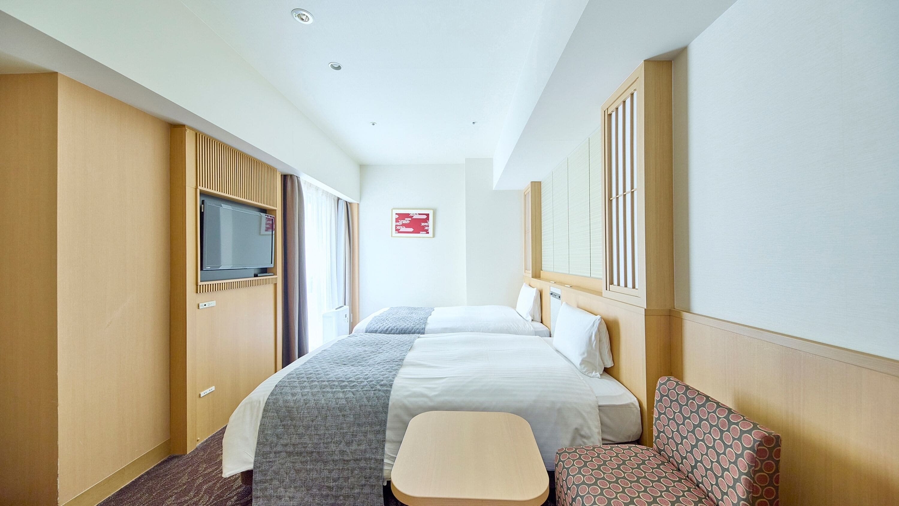 comfort twin room, non smoking | premium bedding, down duvets, desk, laptop workspace