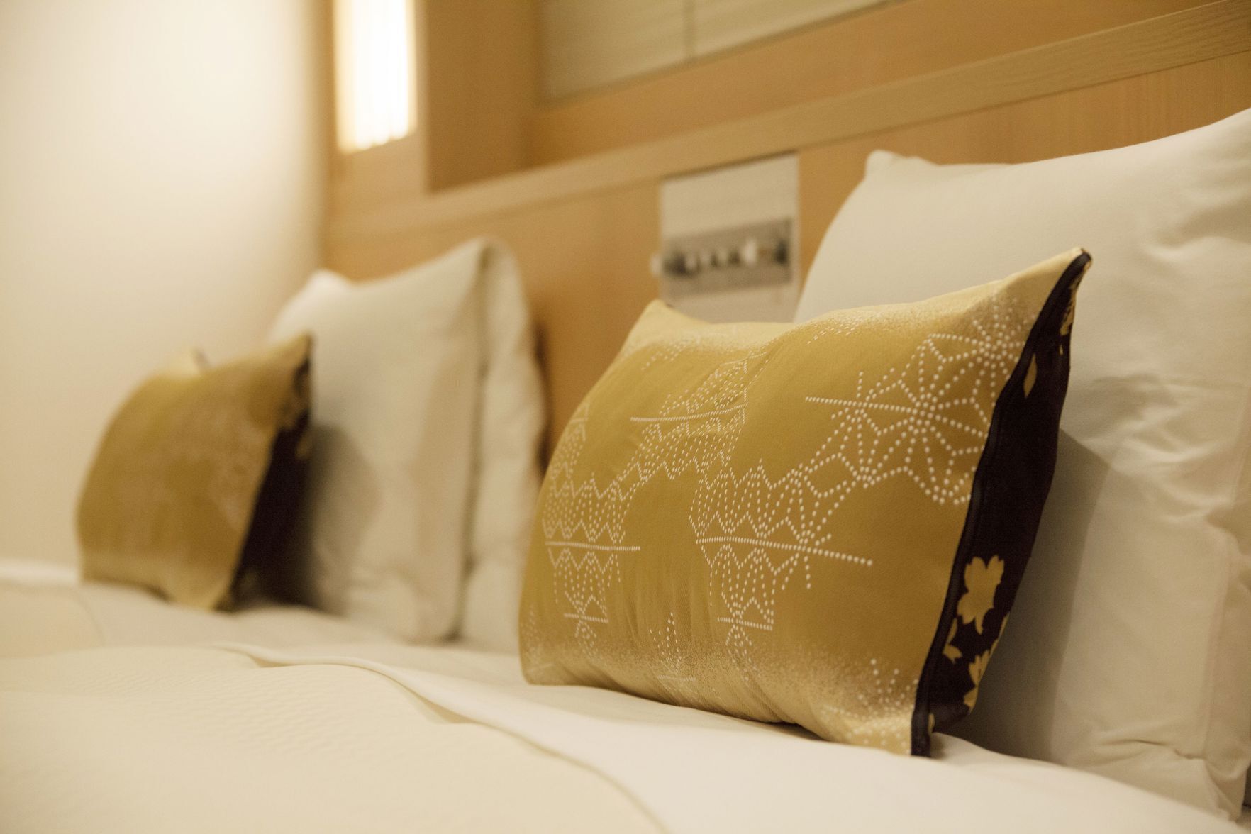 Premium bedding, down comforters, desk, laptop workspace