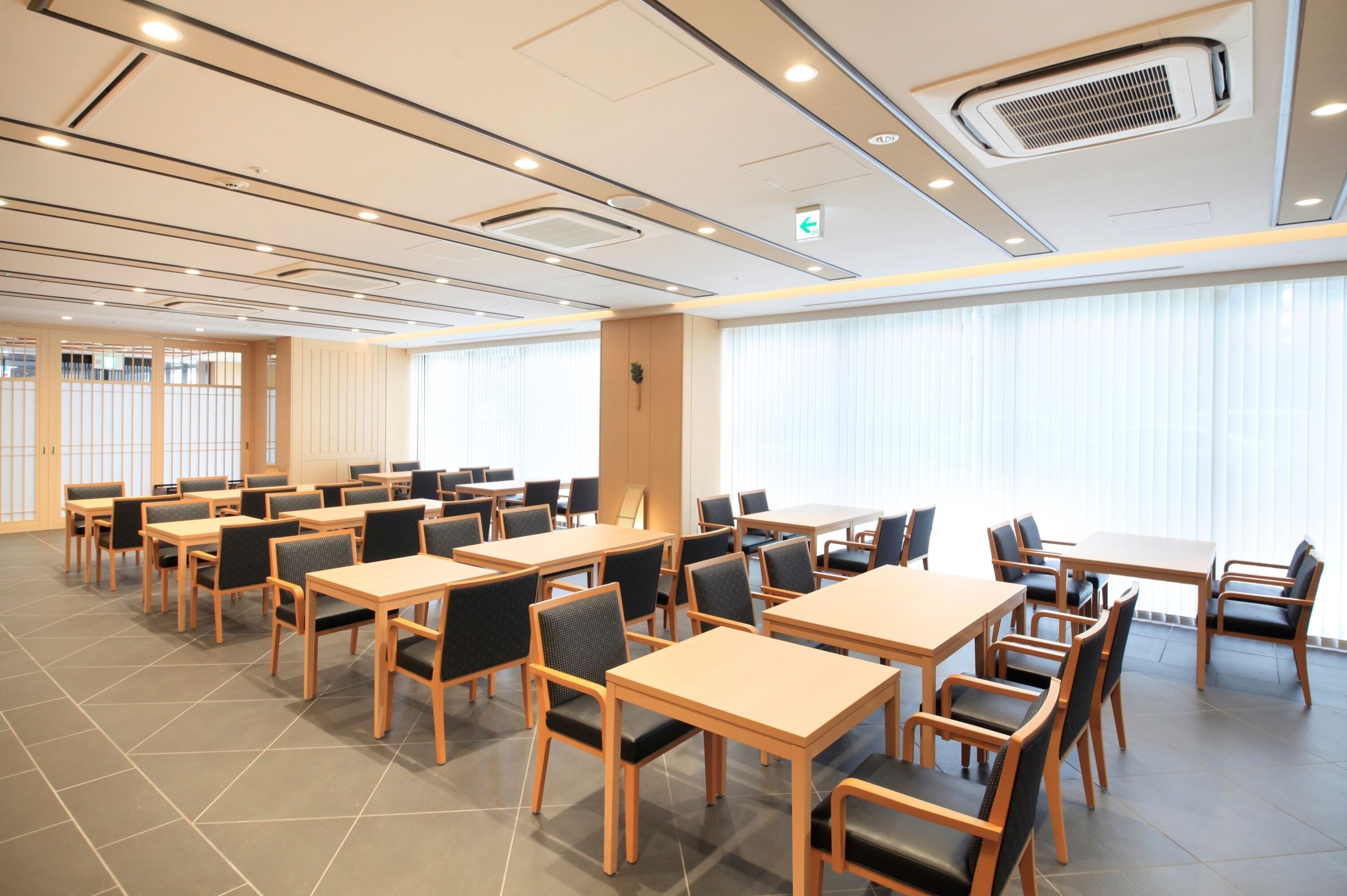 daily buffet breakfast (jpy 1800 per person)