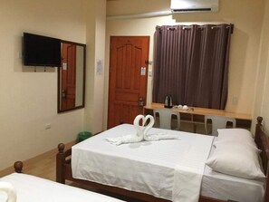 Living area - Dayview Tourist Home (Tagbilaran)
