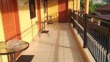标准双人房, 1 张双人床, 庭院景观 | 露台