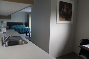 Premium bedding, free WiFi, bed sheets - Strathfield Executive Accommodation (Strathfield)