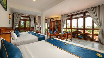 Suite Family with Hoi An View | Bộ đồ giường cao cấp, nệm Select Comfort, minibar