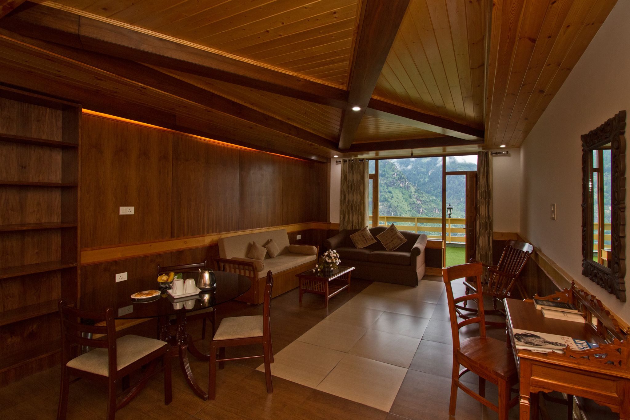 Manali Club Suite | Living room | LCD TV