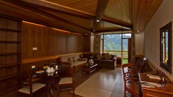 Manali Club Suite | Living room | LCD TV