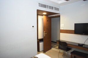 Premium-Zimmer | Bettwäsche aus ägyptischer Baumwolle, hochwertige Bettwaren, Minibar