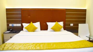 Desk, soundproofing, rollaway beds, free WiFi