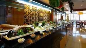 2 restaurants; breakfast, lunch, and dinner served - Aes Club Hotel (Fethiye)