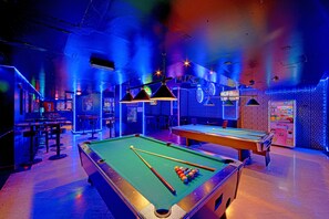 Nightclub - Manhattan Avenue Hotel (Dubai)
