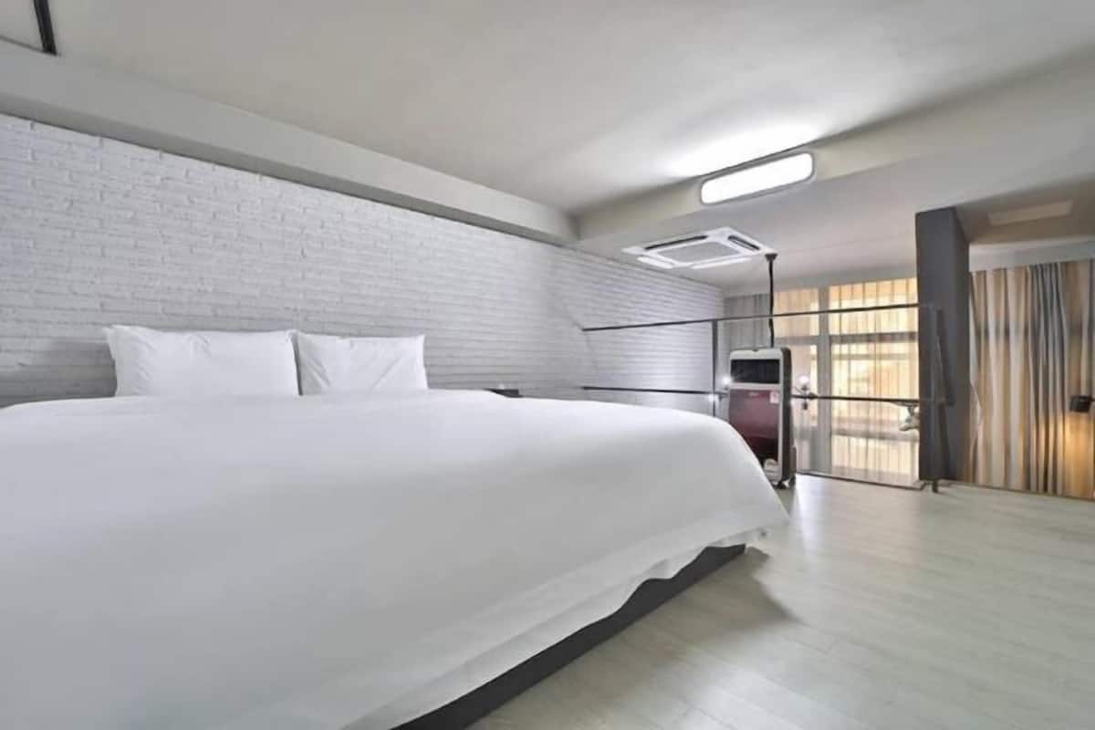 Individually decorated, individually furnished, desk, bed sheets