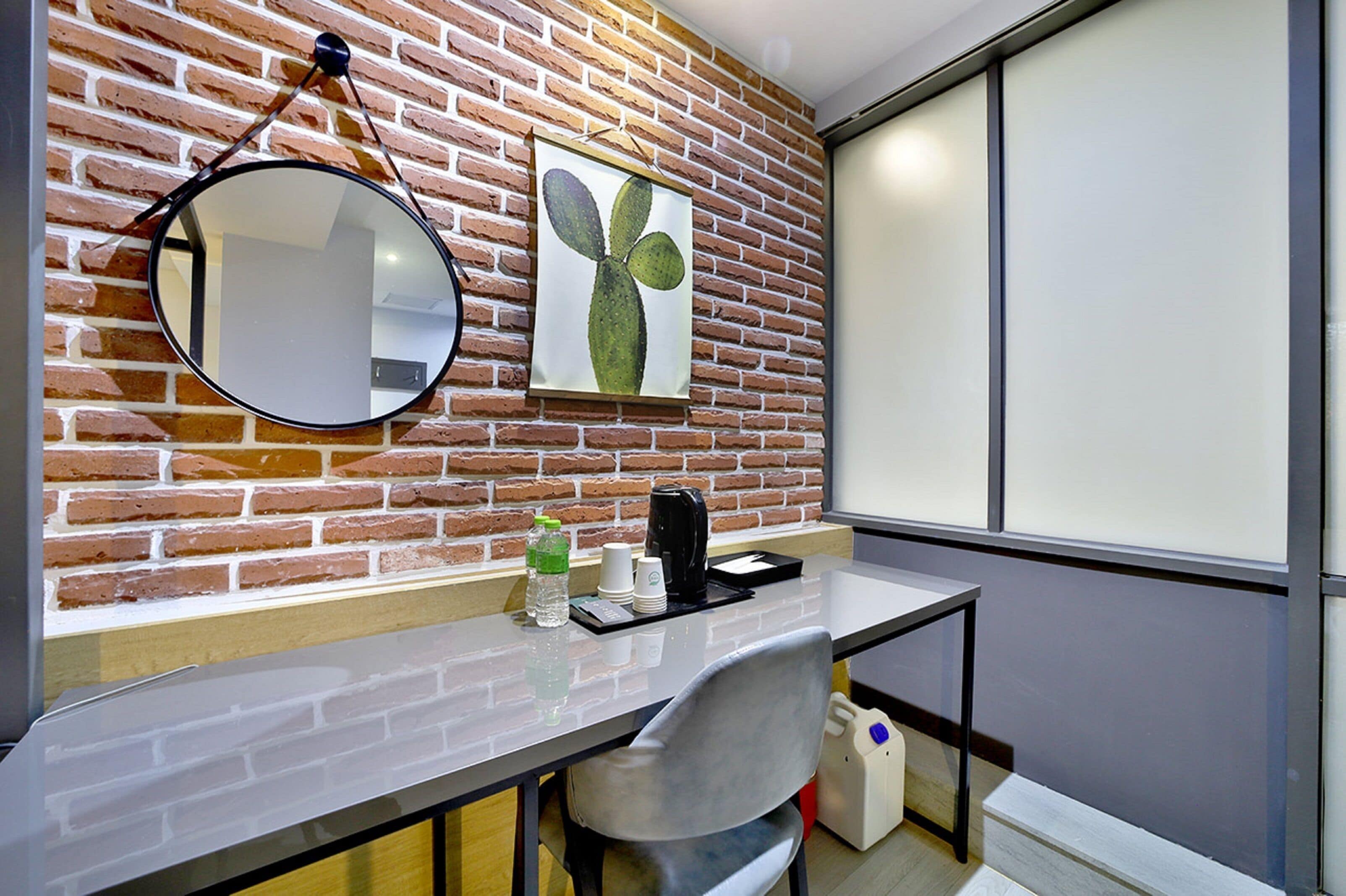 royal double room (check-in time 6pm) | 1 bedroom, individually decorated, individually furnished, desk