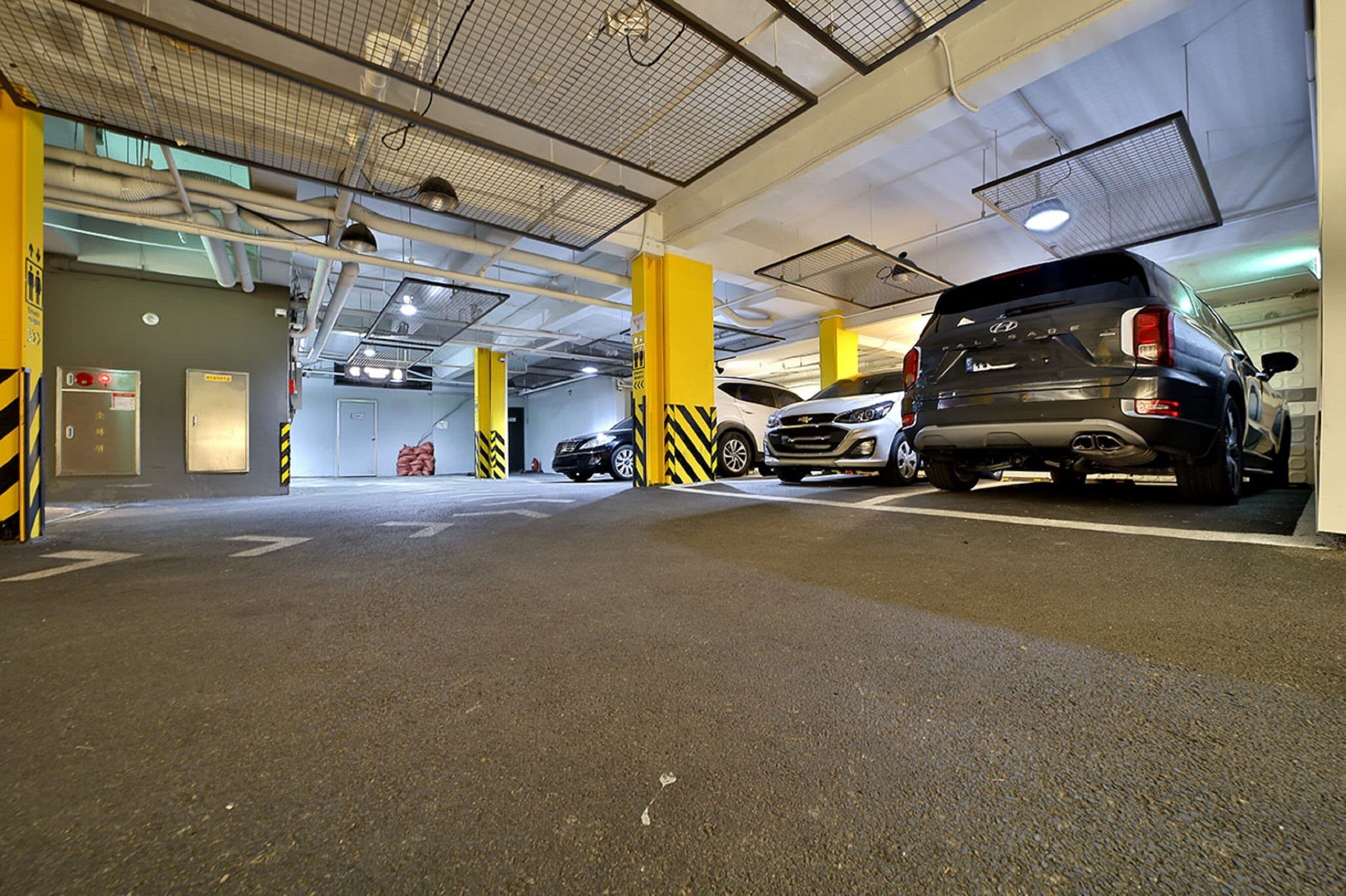 self-parking (surcharge) 10000 per night