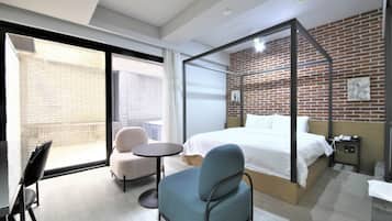 Royal Double Room (Check-in time 6PM) | 獨特設計、獨特裝修、書桌、床單
