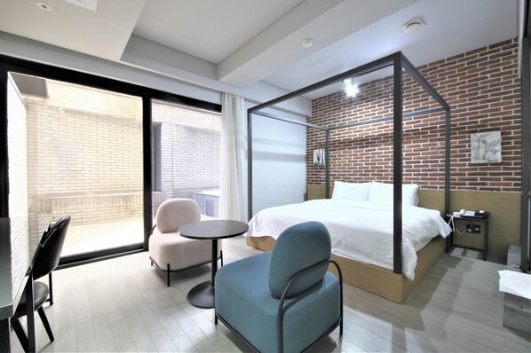 Royal Double Room (Check-in time 6PM) | 1 bedroom, individually decorated, individually furnished, desk