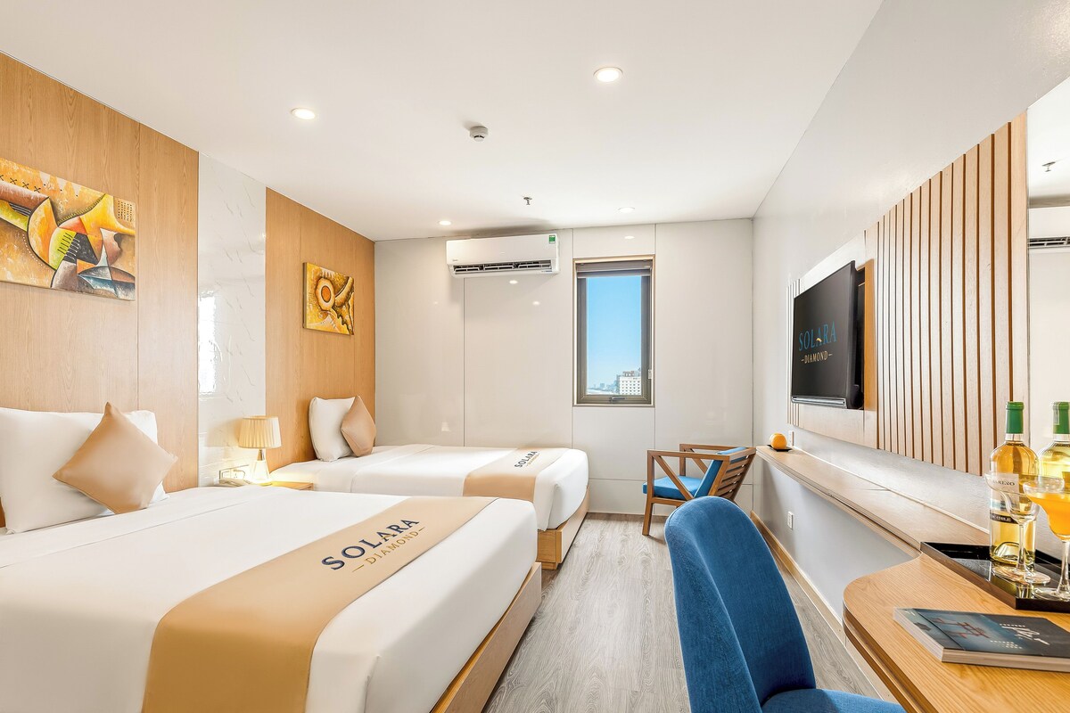 Deluxe Family with City view | Minibar, in-room safe, desk, WiFi (free)