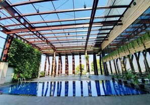 Outdoor pool - de JAVA Hotel (Bandung)
