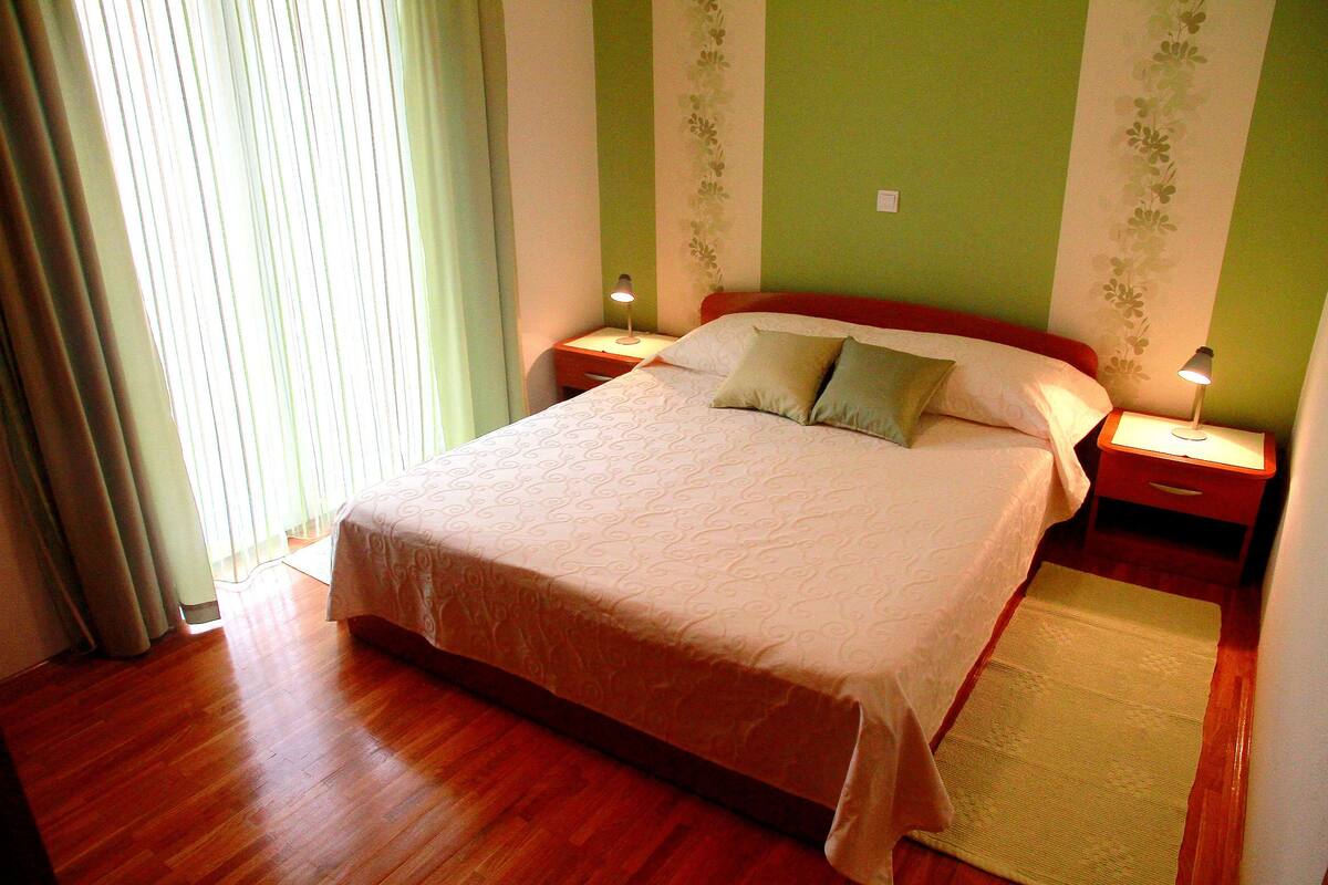 Standard Apartment, 1 Bedroom, Terrace | Premium bedding, down comforters, pillowtop beds, in-room safe
