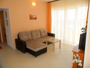 Superior Apartment, 2 Bedrooms, Balcony, Sea View | Living room