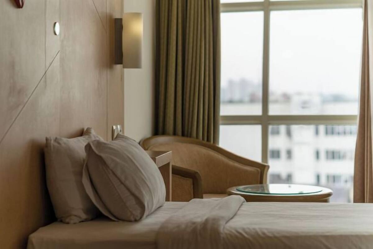 In-room safe, desk, soundproofing, WiFi (free)
