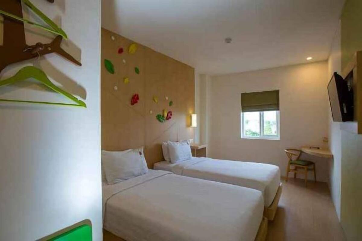 In-room safe, desk, soundproofing, WiFi (free)