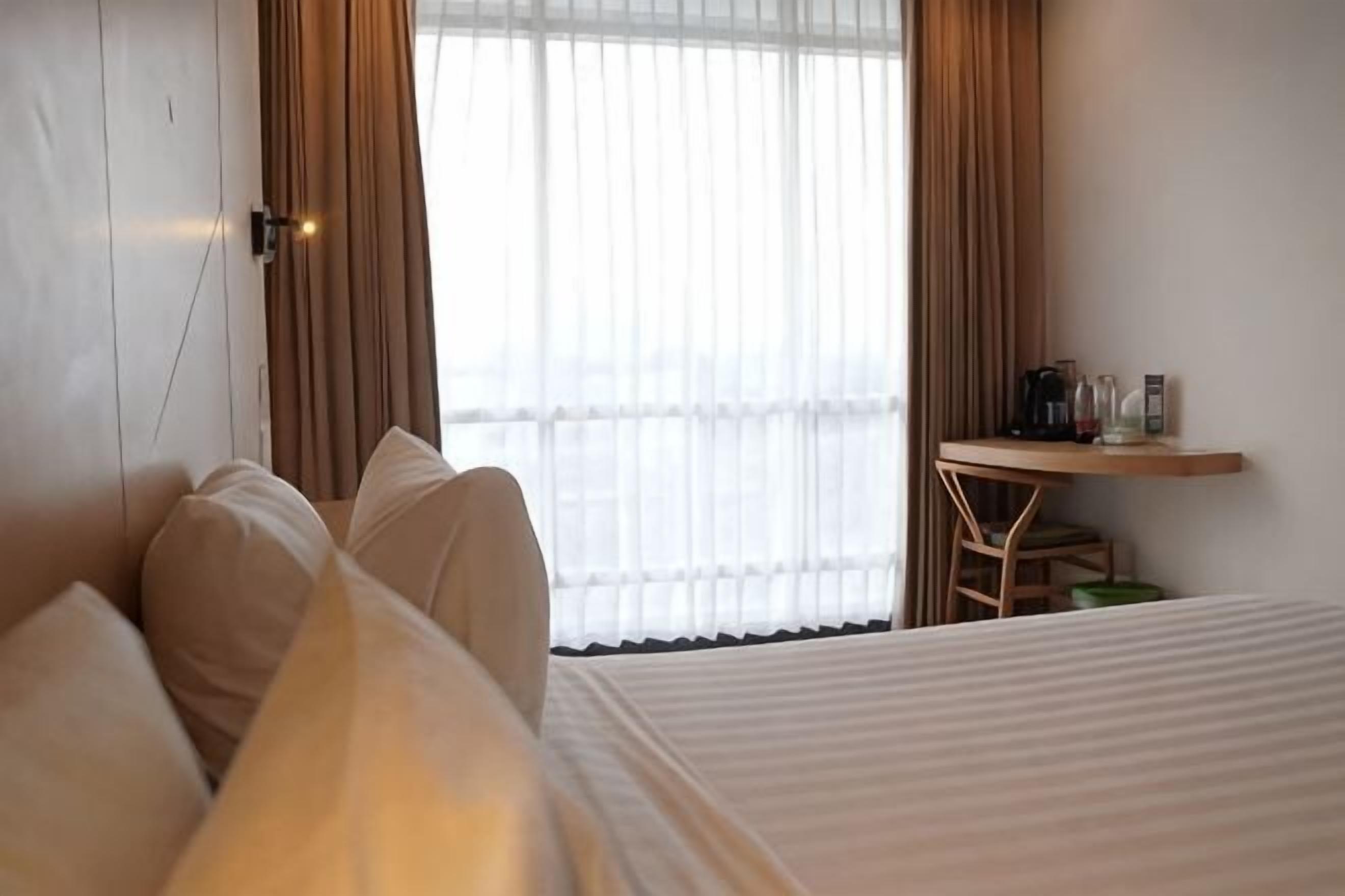 In-room safe, desk, soundproofing, free WiFi
