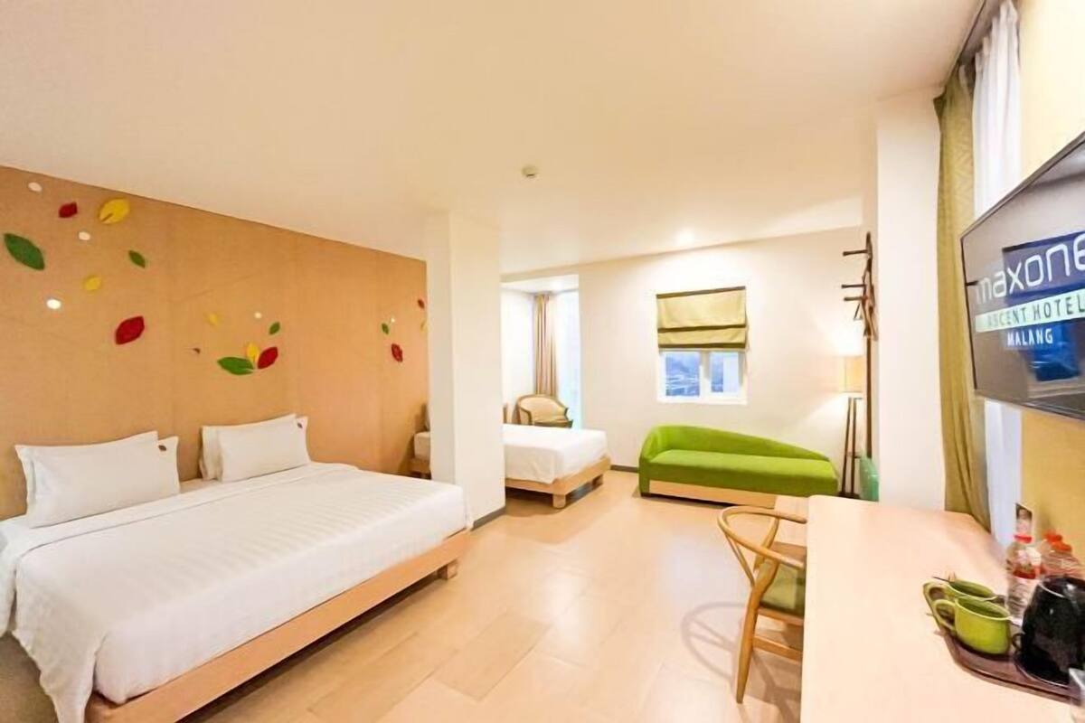 In-room safe, desk, soundproofing, WiFi (free)