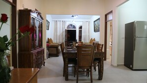Deluxe Villa | Living area