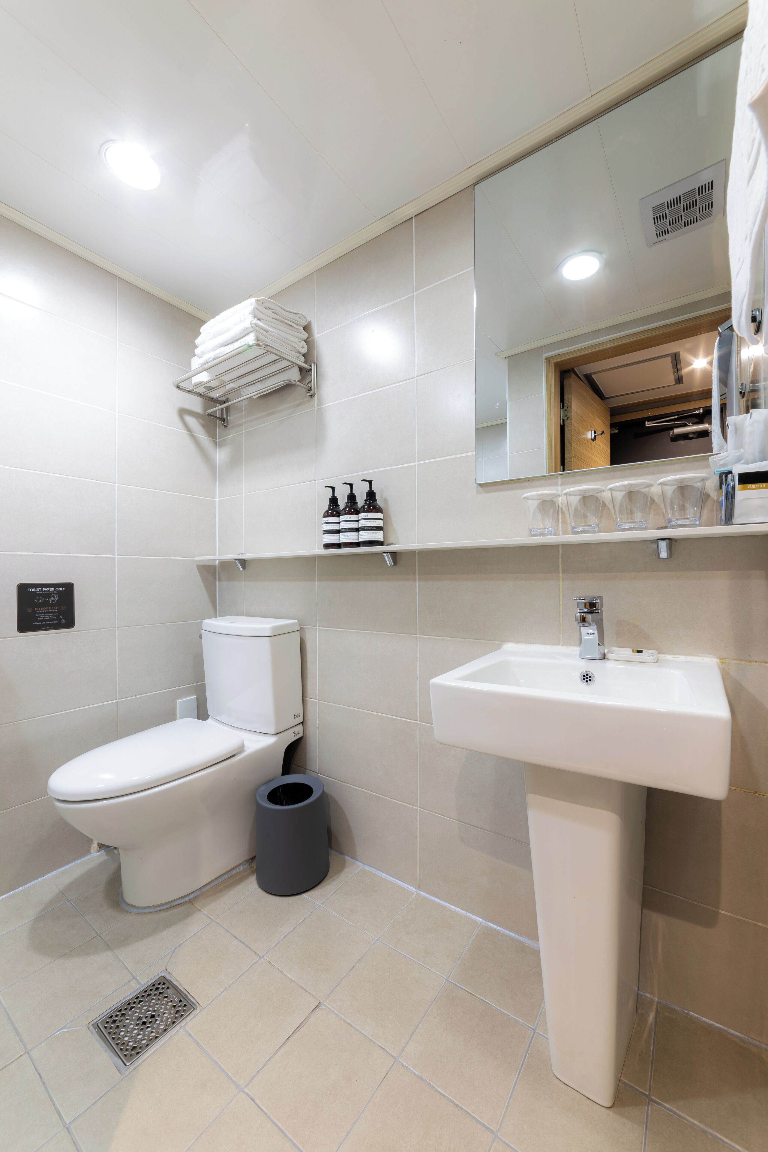 family triple room | bathroom | shower, free toiletries, hair dryer, slippers
