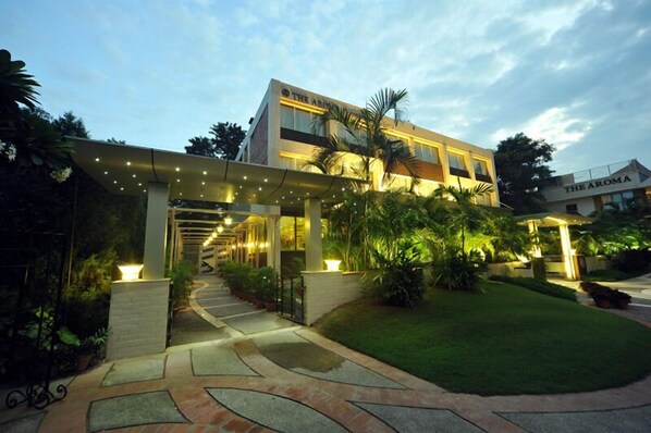 Exterior - Hotel Aquamarine (Chandigarh)