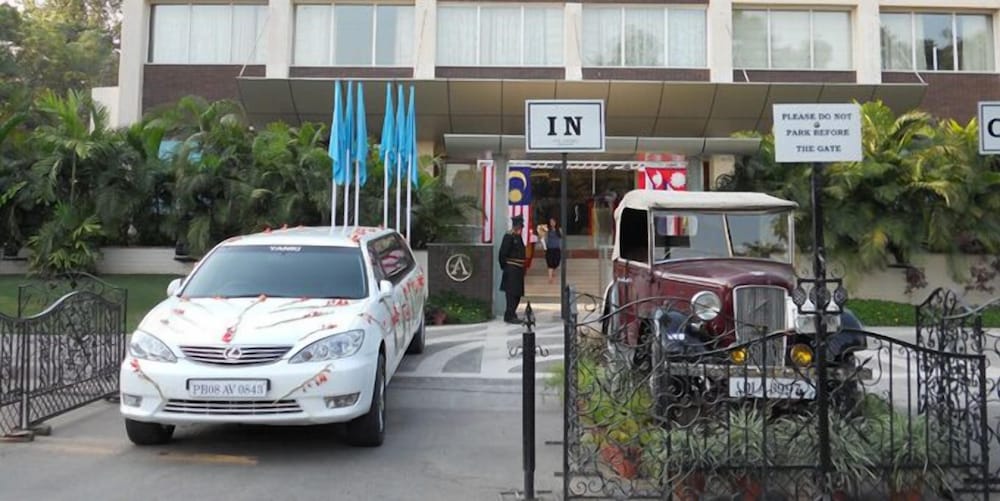 Aquamarine (Aroma Premium) Boutique Hotel by null