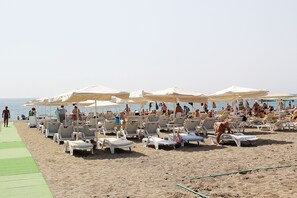 Beach nearby, sun-loungers, beach umbrellas, beach towels