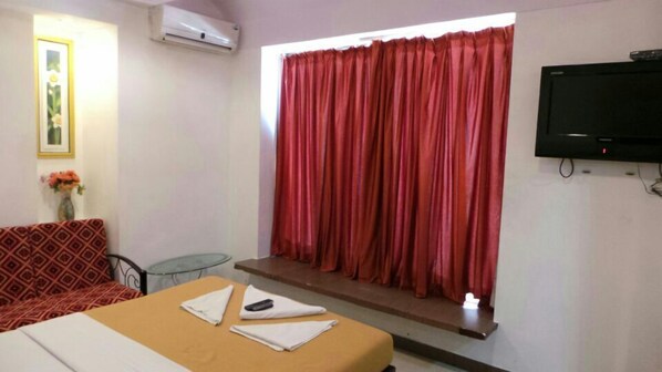 Rollaway beds, free wired Internet
